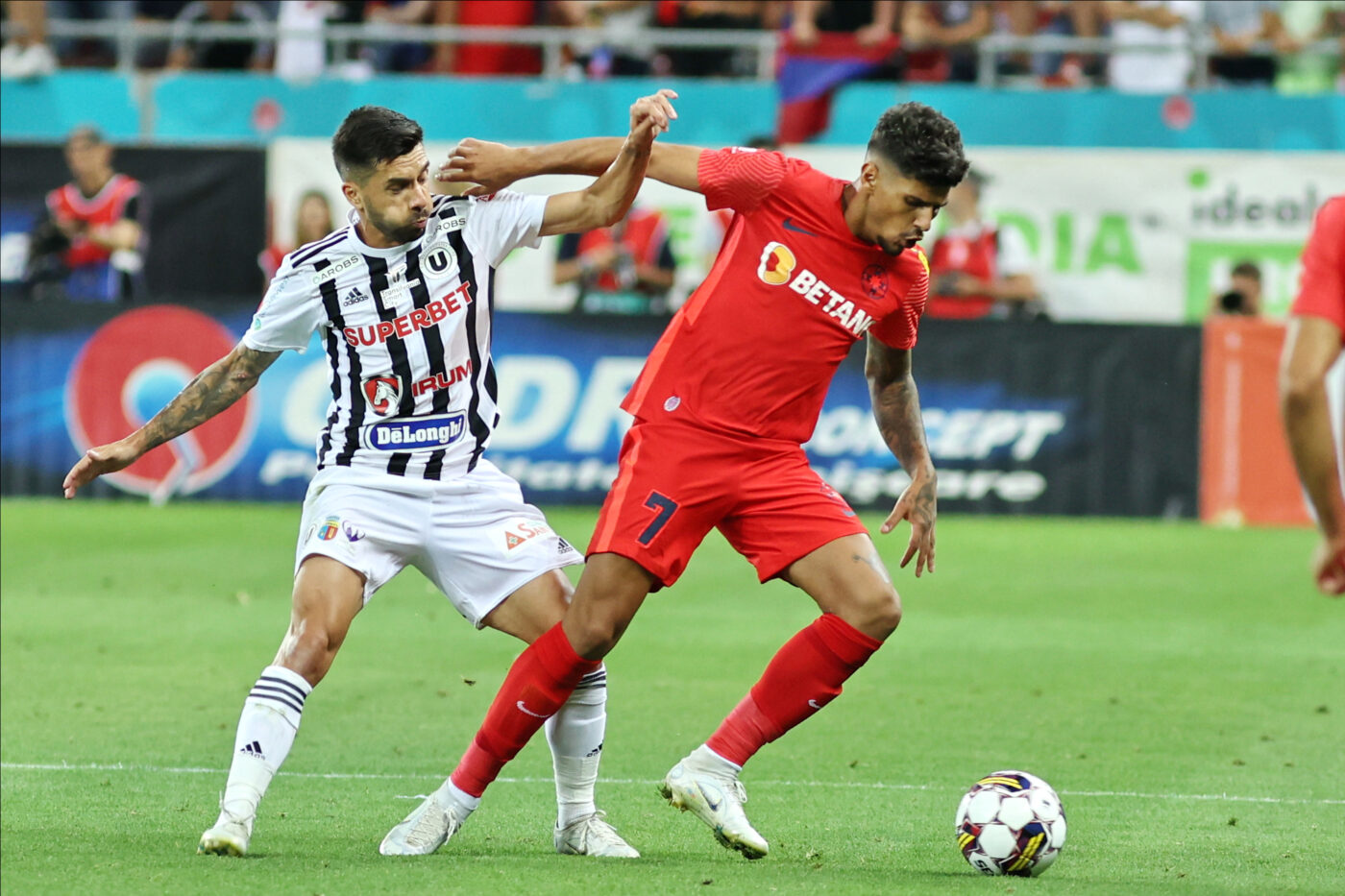 Universitatea Cluj – FCSB 2-0, Live Video Online, în etapa a 16-a din Superliga. Roș-albaștrii, inexistenți pe teren