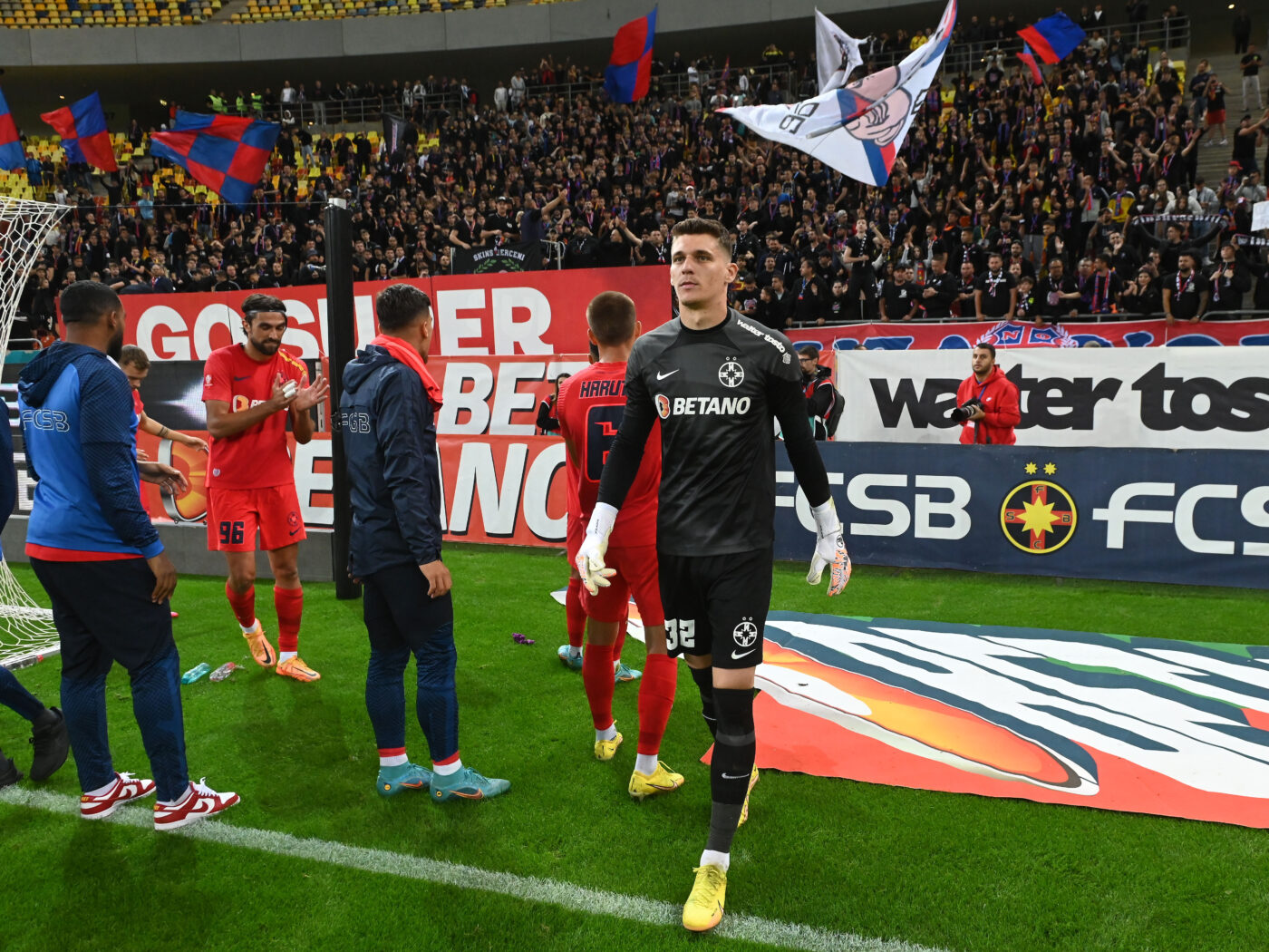 FCSB ar putea să plece din nou de pe „Arena Națională”! Evenimentul care le dă bătăi de cap oficialilor vicecampioanei
