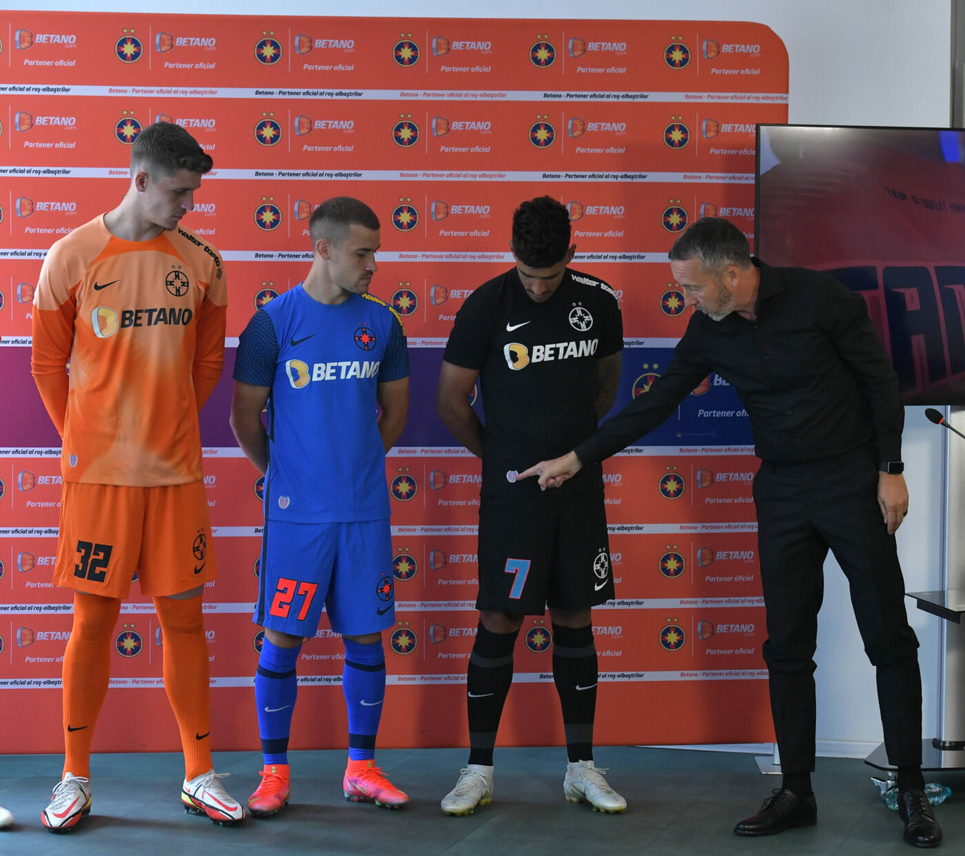 Florinel Coman și Tavi Popescu, pe lista neagră a lui Meme Stoica! Ce alți doi fotbaliști de la FCSB nu mai prezintă interes pentru oficialul FCSB | SPECIAL