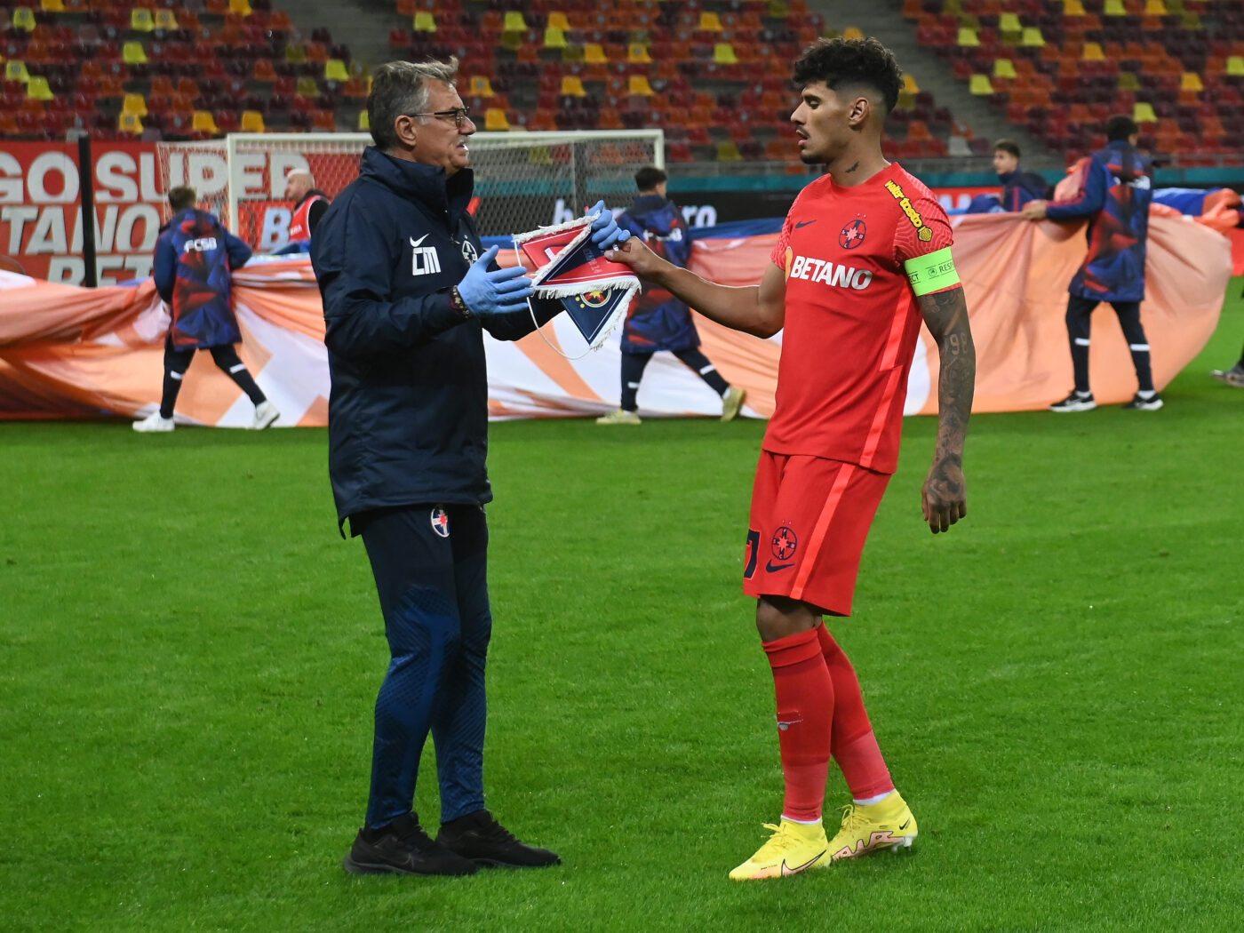 UTA Arad – FCSB 1-1, Live Video Online în etapa 29 din Superliga. Gol fabulos marcat de Florinel Coman!