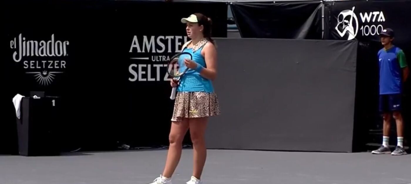 Încă un moment marca Jelena Ostapenko! Letona s-a făcut de râs la Guadalajara, după ce a cerut challenge la minge de meci pentru adversară | VIDEO