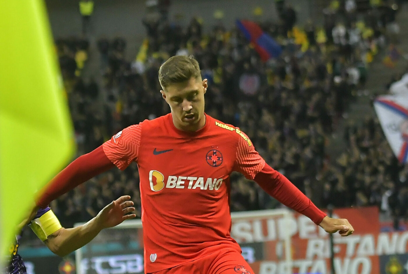 David Miculescu, despre diferențele de la FCSB cu Mihai Pintilii față de perioada cu Nicolae Dică: „S-a schimbat, este bine!” Cum își explică atacantul forma slabă prin care trece