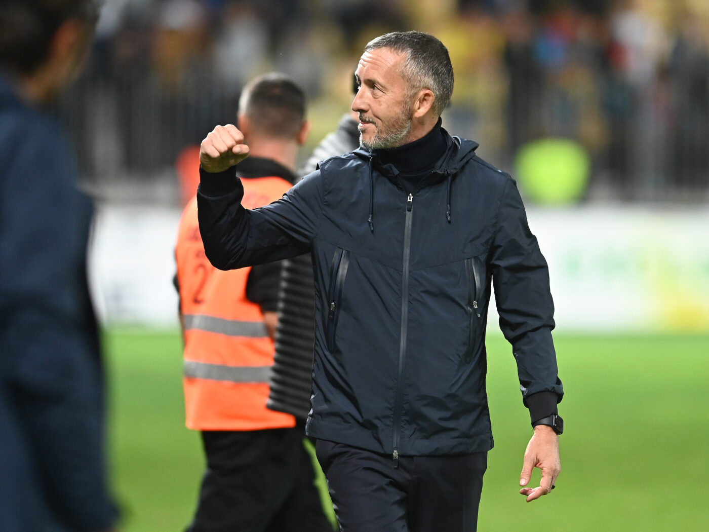 Ce rol are, cu adevărat, Meme Stoica la FCSB. De ce s-ar „rupe” FCSB și cât de mult ar pierde Gigi Becali prin plecarea managerului: doar el îi mai potolește pe fotbaliștii cu statut de vedetă în fața antrenorului Nicolae Dică | EXCLUSIV