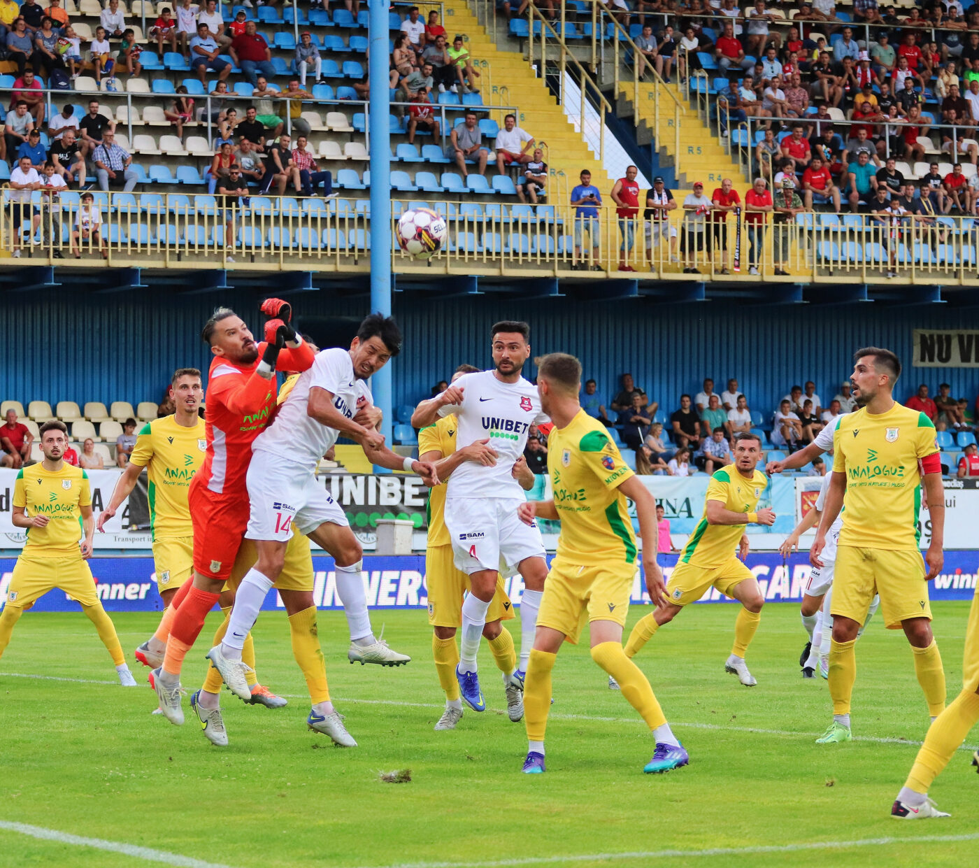 Mioveni – Hermannstadt, ora 18.00, Live Video Online în etapa 16 din Superliga. Flavius Stoican, în pericol dacă nu câștigă! Echipele de start