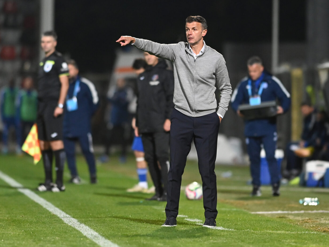 Program plin pentru Dinamo! Ovidiu Burcă vrea să joace un număr record de meciuri amicale: „Am început să stabilim partenerii”. Ce spune antrenorul despre transferuri