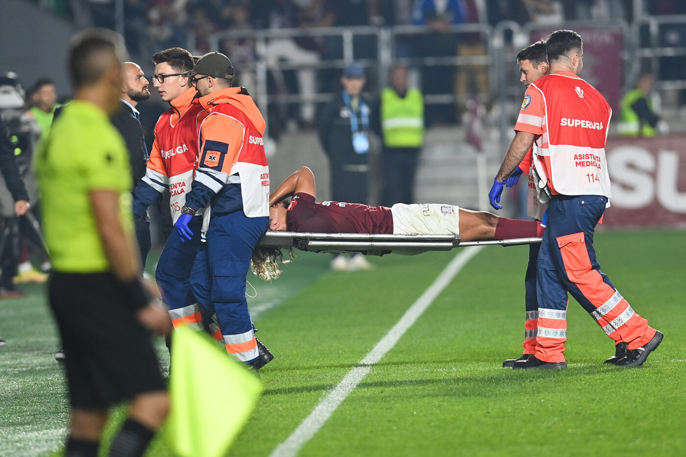 Pierdere extrem de importantă pentru Rapid, după meciul cu FC Botoșani! Unul dintre cei mai apreciați jucători din Giulești a plecat în cârje de la stadion