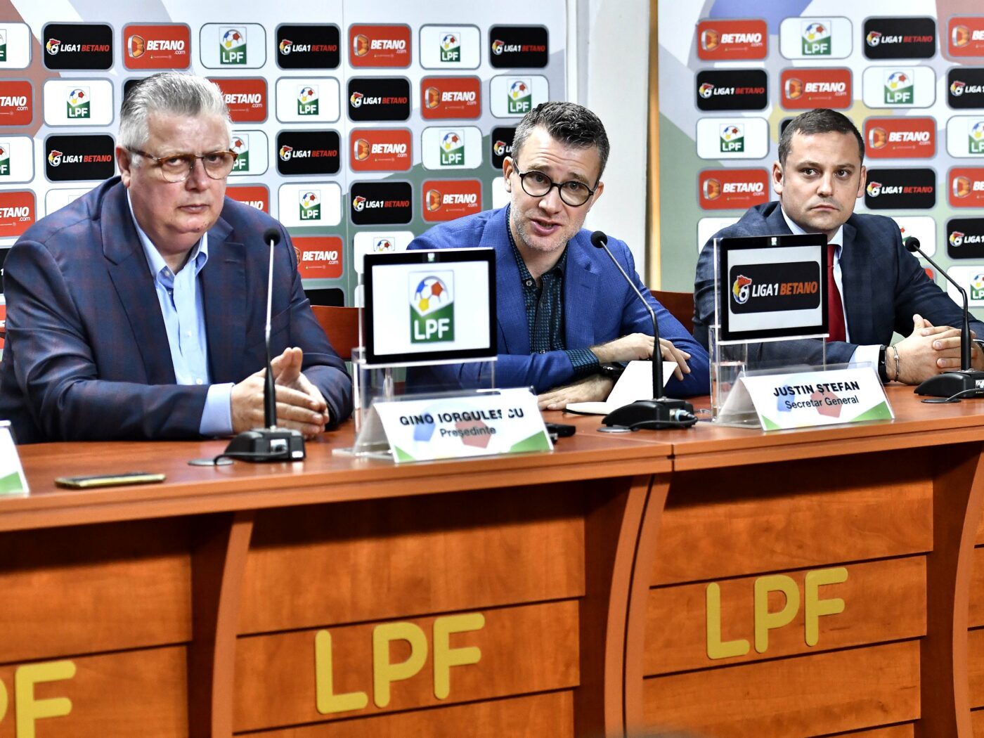 LPF a modificat programul meciurilor din etapa 9 a play-off-ului și play-out-ului Superligii. Care sunt echipele afectate de schimbări: Rapid – Universitatea Craiova se joacă în altă zi!