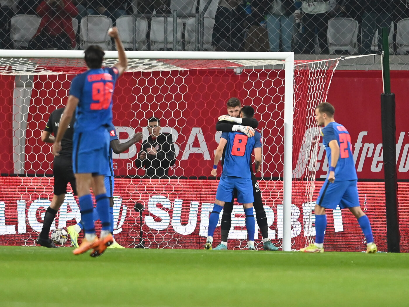Cum să nu bați un penalty! Alexandru Tudorie, execuție execrabilă de la punctul cu var în Sepsi – FCSB
