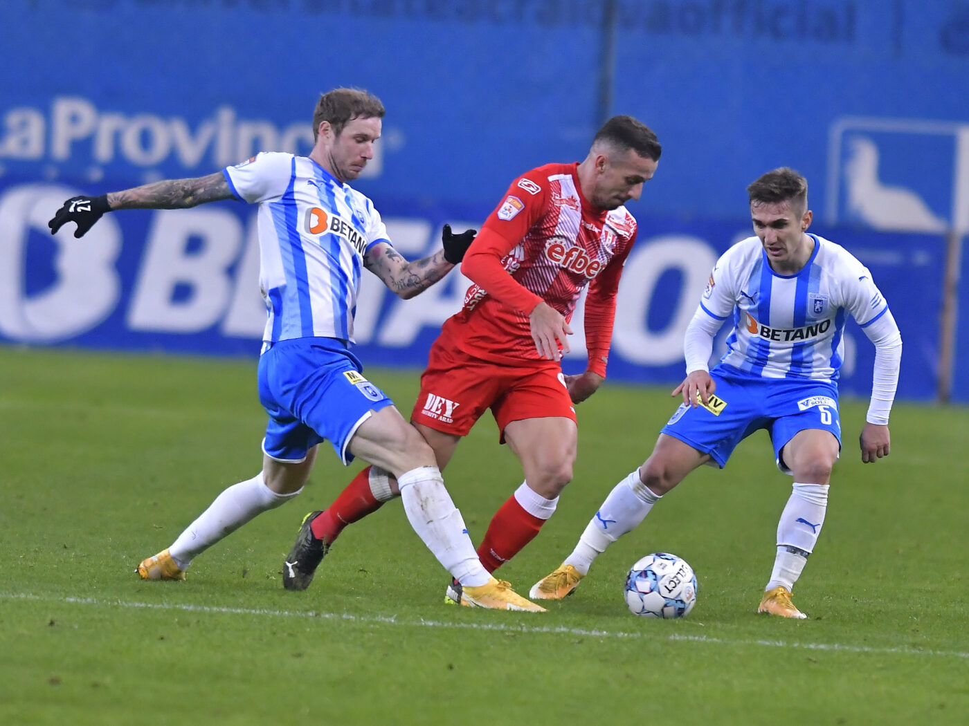 UTA – Universitatea Craiova 1-1, Live Video Online, în etapa 15 din Superliga. Oltenii egalează la ultima fază a primei repriză
