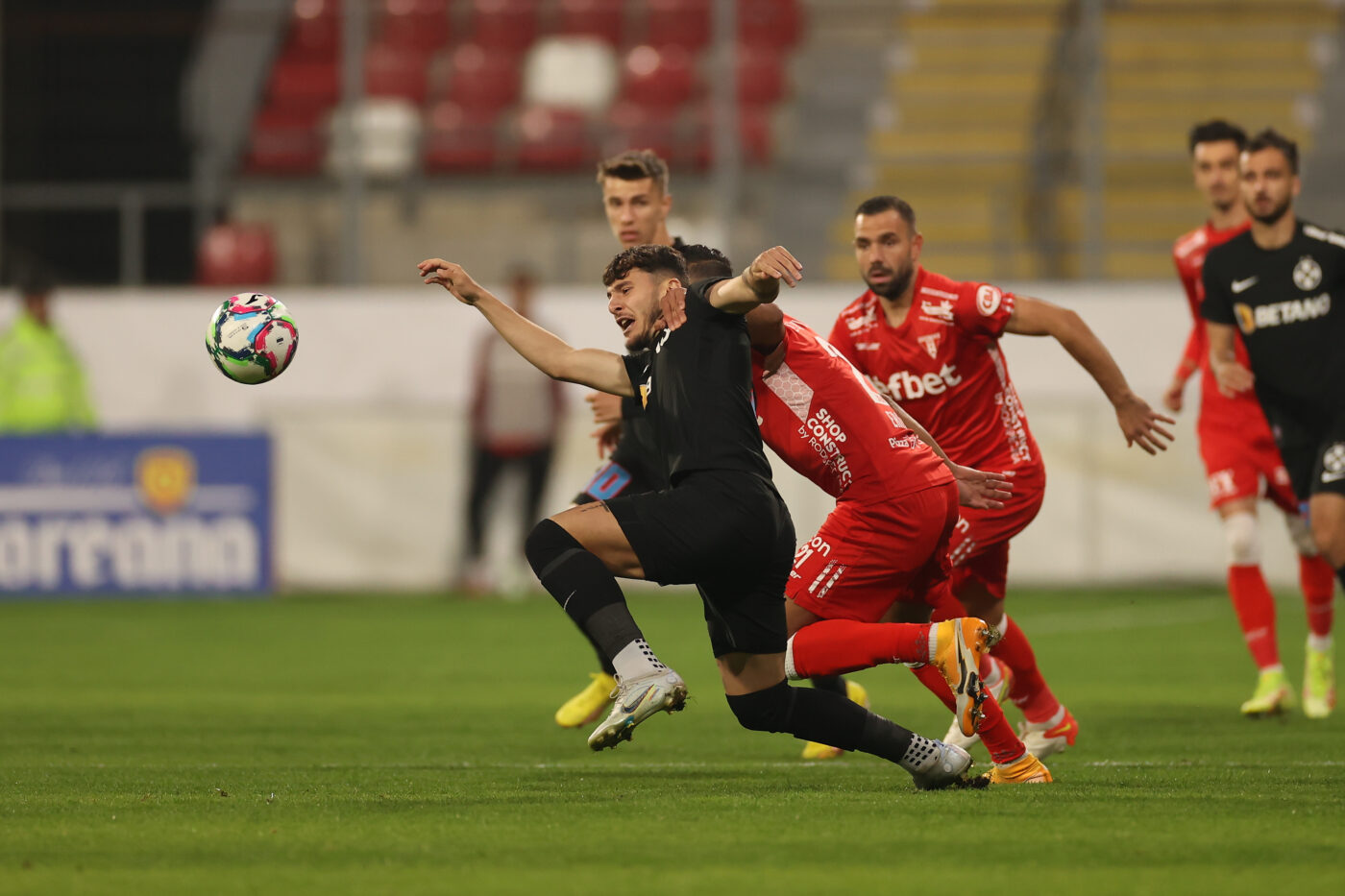 UTA – FCSB 2-2, în Cupa României! Arădenii scot un punct in extremis, după ce vicecampioana a văzut trei cartonașe roșii în finalul meciului