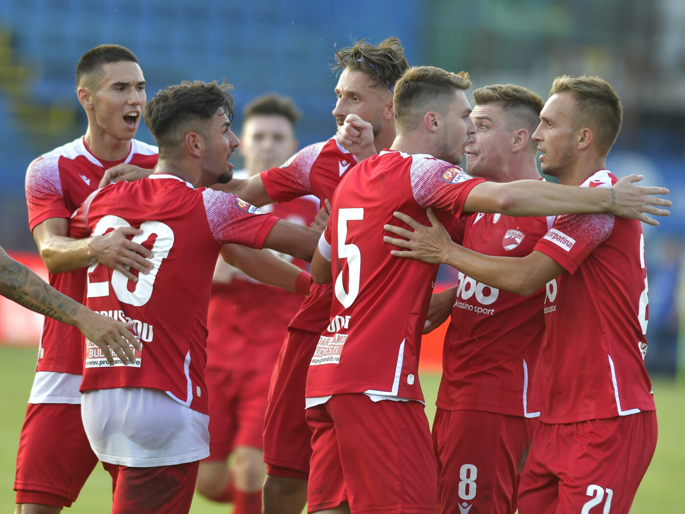 Lovitură puternică încasată de Dinamo: Ovidiu Burcă a rămas fără unul dintre titulari! Ce spune antrenorul despre meciul cu CSM Slatina: „Unele rezerve ar face față la noi!”