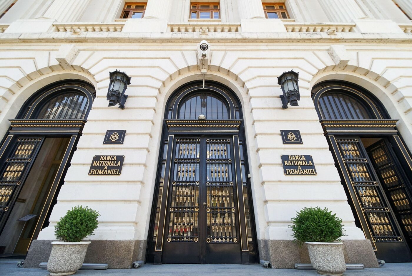 În sfârșit, o veste bună pentru români, în dezastrul economic național! A scăzut indicele ROBOR la 6 luni