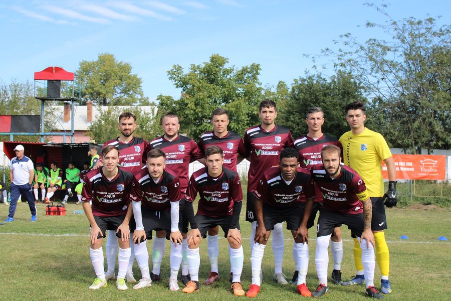 CSM Adjud 1946, clubul din Liga 4 simpatizat de Sven Goran Eriksson, s-a reinventat! Și-a adus antrenor cu Licența A și face ședințe foto ca în Premier League | SPECIAL