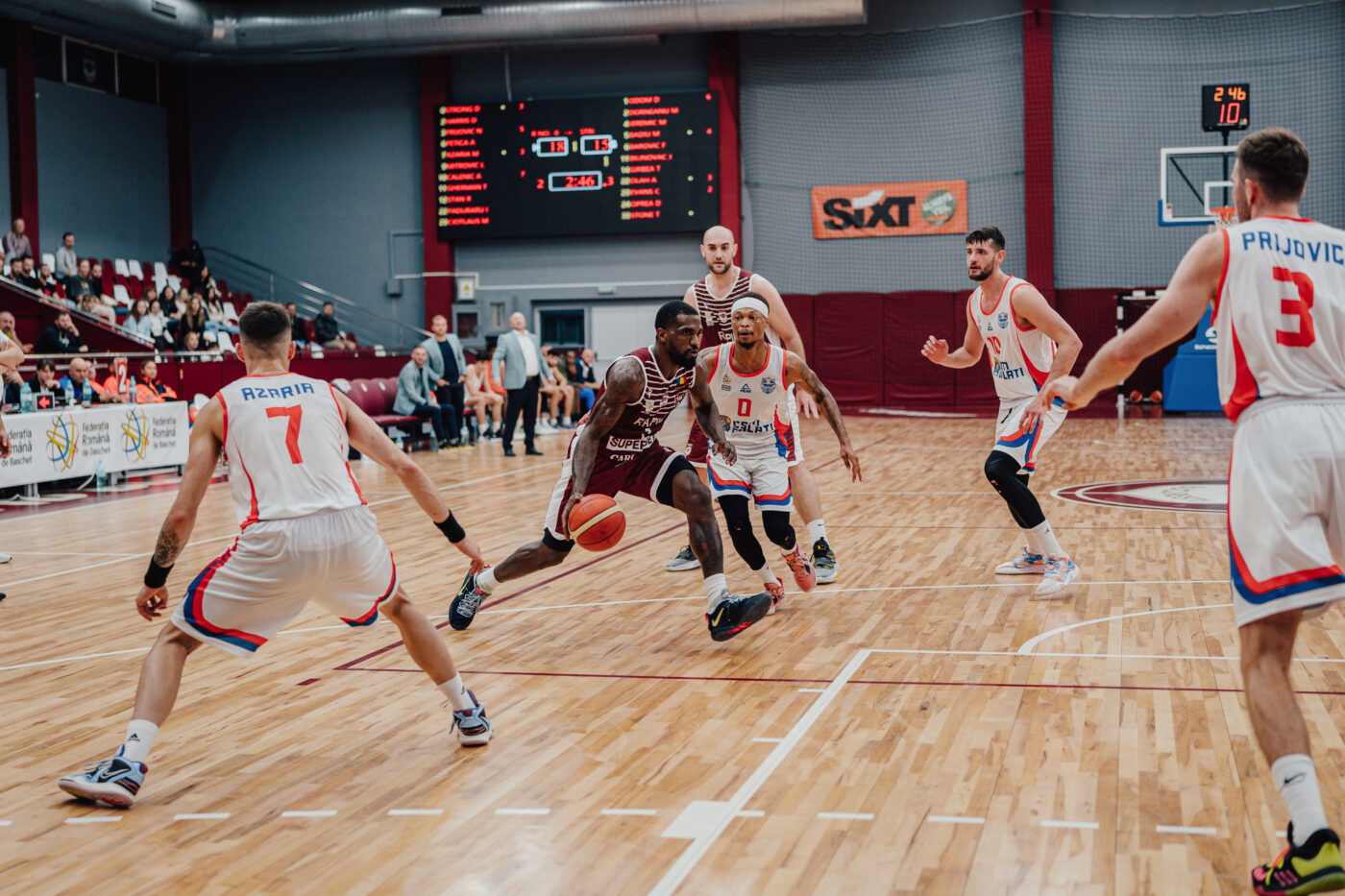 Motivele pentru care Johnson-Odom, singurul baschetbalist din liga națională care a jucat în NBA, a ales Rapidul și România! „M-am interesat dacă există aici o școală bună” | EXCLUSIV