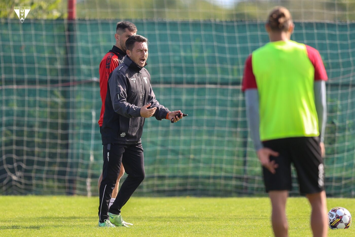 UTA, chemată să risipească norii negri în compania campioanei CFR Cluj! Poenaru: „Am așteptări și eu, răbdarea mea a ajuns la final!”