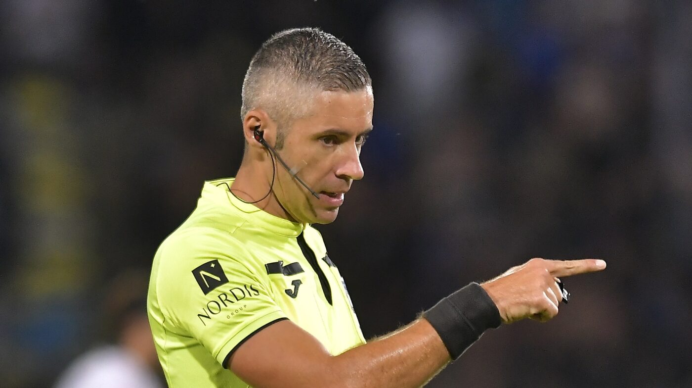CFR Cluj, avantajată de arbitrul Radu Petrescu în meciul cu FCSB? Fază controversată: toată echipa lui Gigi Becali a țipat „penalty” către central, dar acesta a lăsat jocul să continue! A fost sau nu?