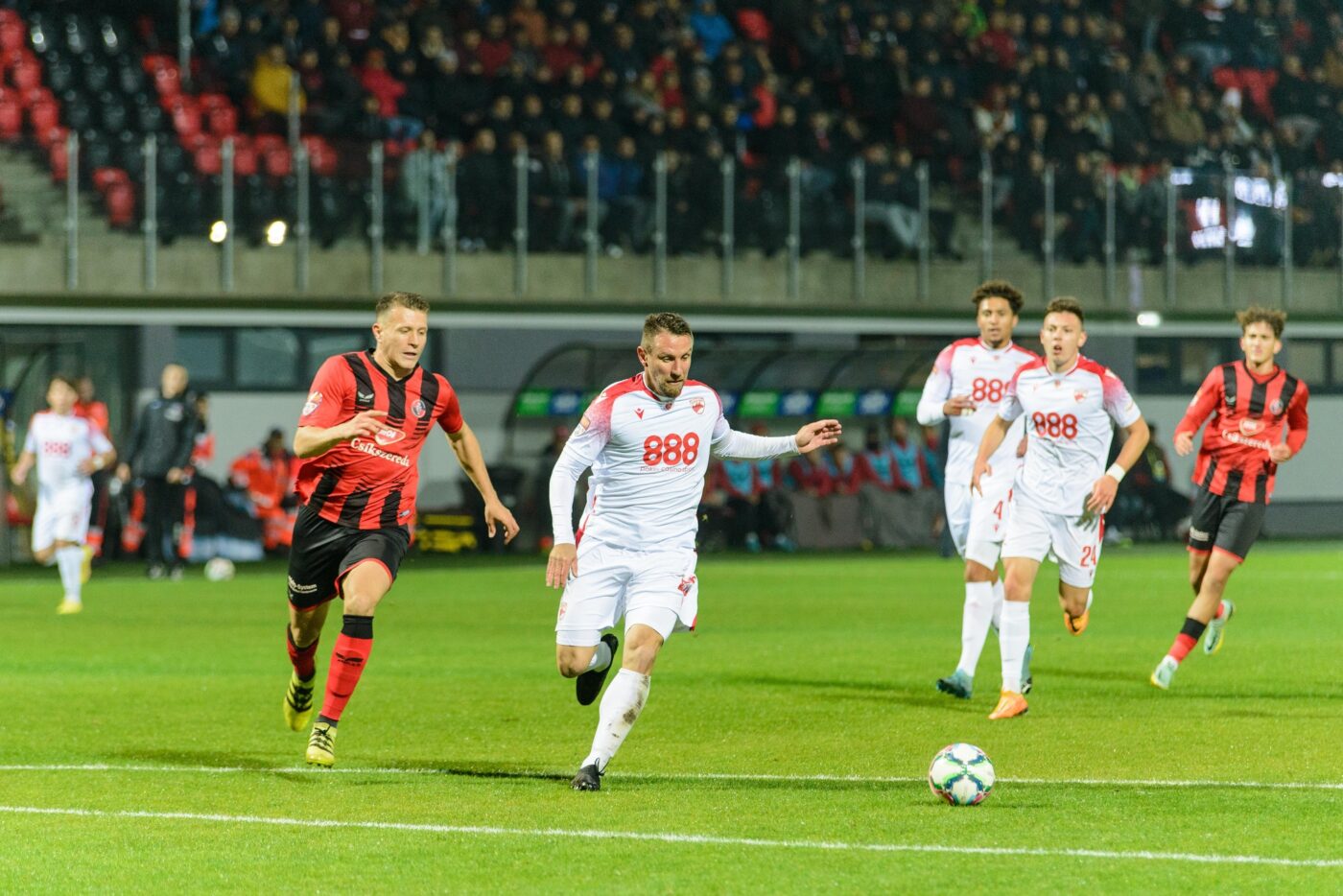 Ovidiu Burcă, laude pentru jucători după partida FK Miercurea Ciuc – Dinamo: ”Am avut personalitate și curaj.” Antrenorul are speranțe că vor veni seriile cu victorii