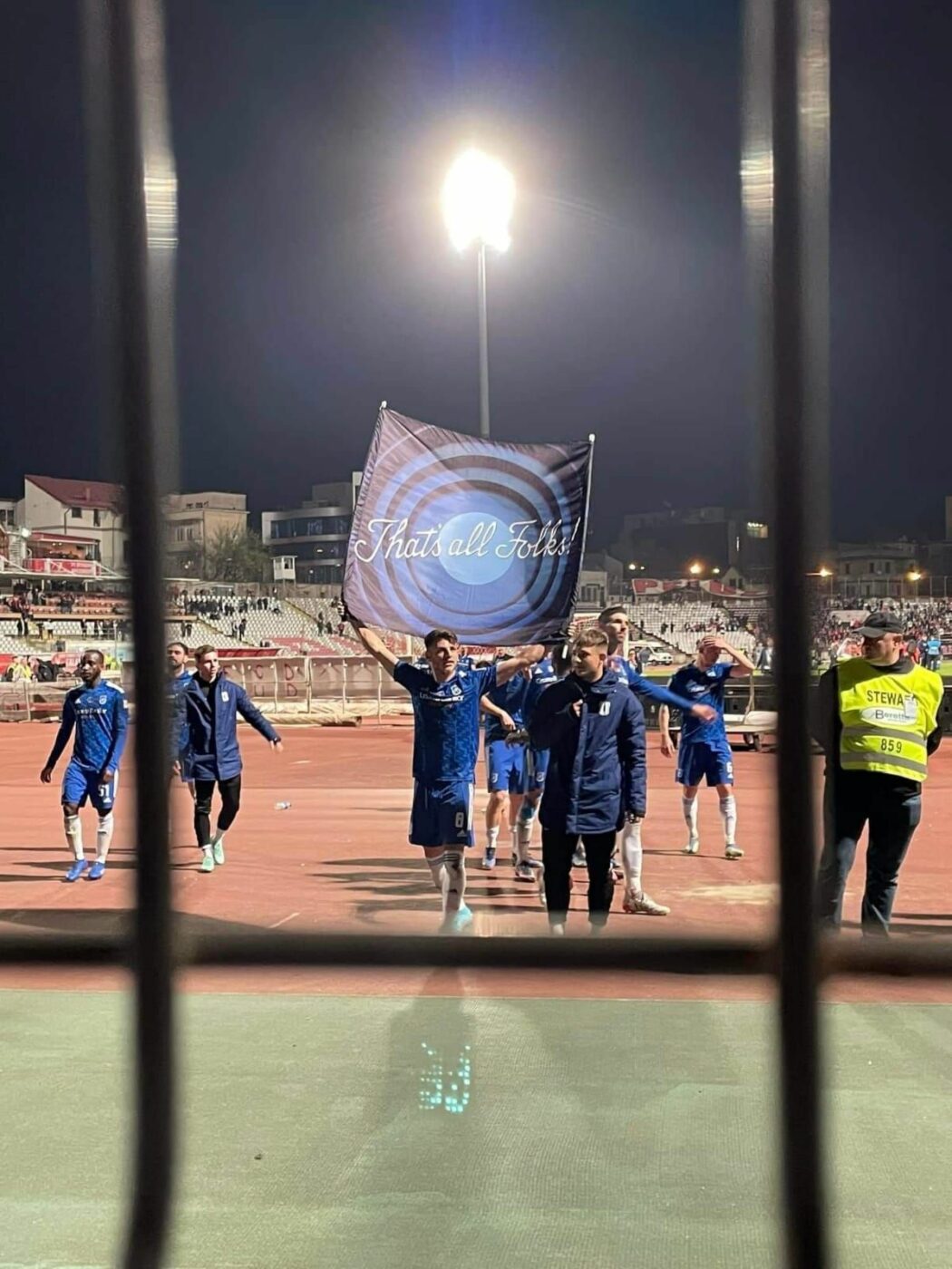 Doi fotbalişti legitimaţi la FCU Craiova, arestaţi pentru tâlhărie! Unul este fratele fostului căpitan al echipei lui Adrian Mititelu