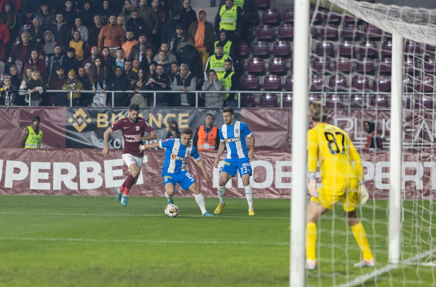 Rapid București – Universitatea Craiova 2-2, în etapa a 18-a din Superliga. Meci incendiar în Giulești
