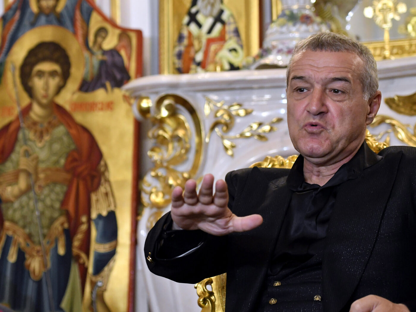 Lovitură pentru Gigi Becali sau primarul Pandele îl sare din negocieri pe omul său? Bogdan Bălănescu, directorul general de la FC Voluntari, anunț despre despărțirea de Liviu Ciobotariu: „Rămâne la noi sută la sută! Acum pleacă la antrenament” | EXCLUSIV