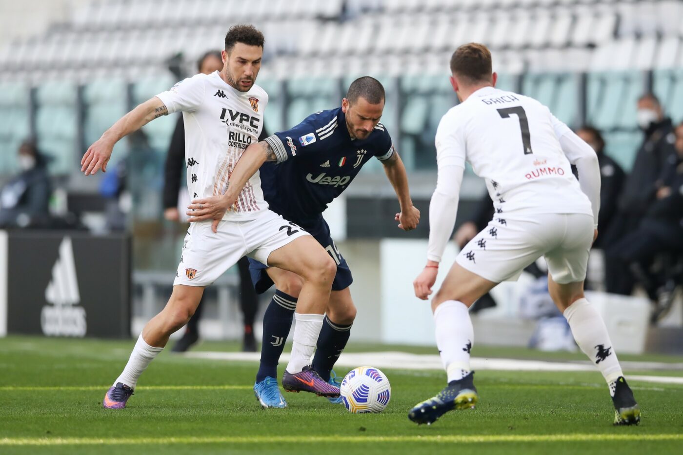 Cine va fi super starul Republicii Moldova la amicalul cu România! Fotbalistul a fost dorit de Juventus și Napoli și este o adevărată legendă la Chișinău. Cum a ajuns să joace alături de idolul său | SPECIAL