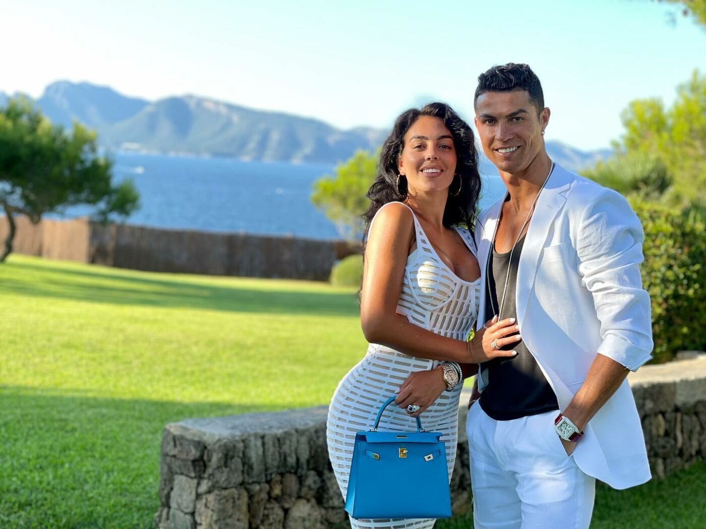 Cristiano Ronaldo o apără pe Georgina Rodriguez după ce tânăra a fost atacată. „Sunt niște gunoaie!” | GALERIE FOTO