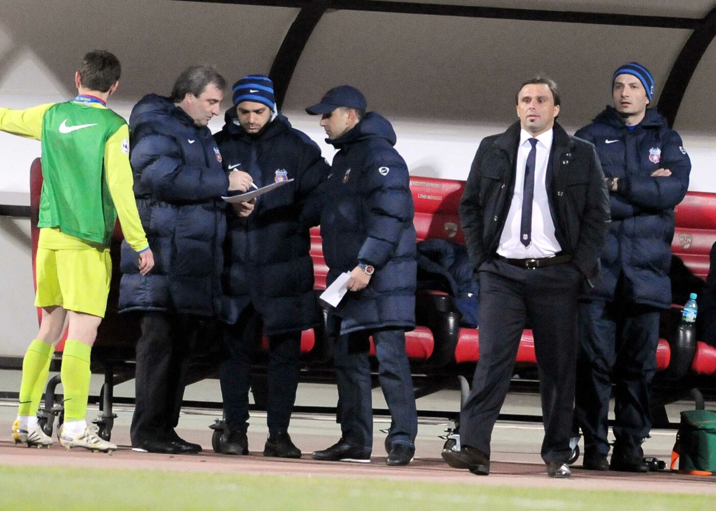 Antrenorul care i-a ținut piept lui Gigi Becali la FCSB! Dezvăluirea făcută de Mihai Stoica: „Nu voia să facă schimbări! «Băi, tu eşti nebun? Vezi că o să ia foc»”