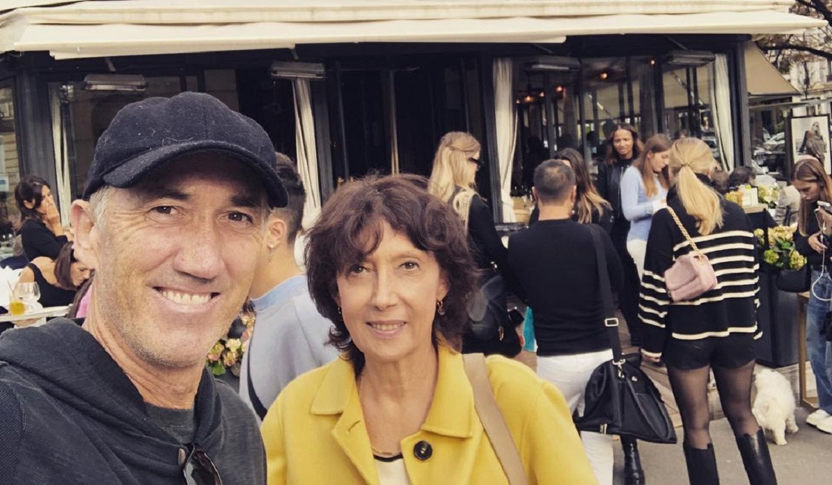 Darren Cahill continuă turul de forță pentru a o scăpa pe Simona Halep de suspendare! Întâlnire de taină cu fostul manager al româncei, la un restaurant din Paris | FOTO