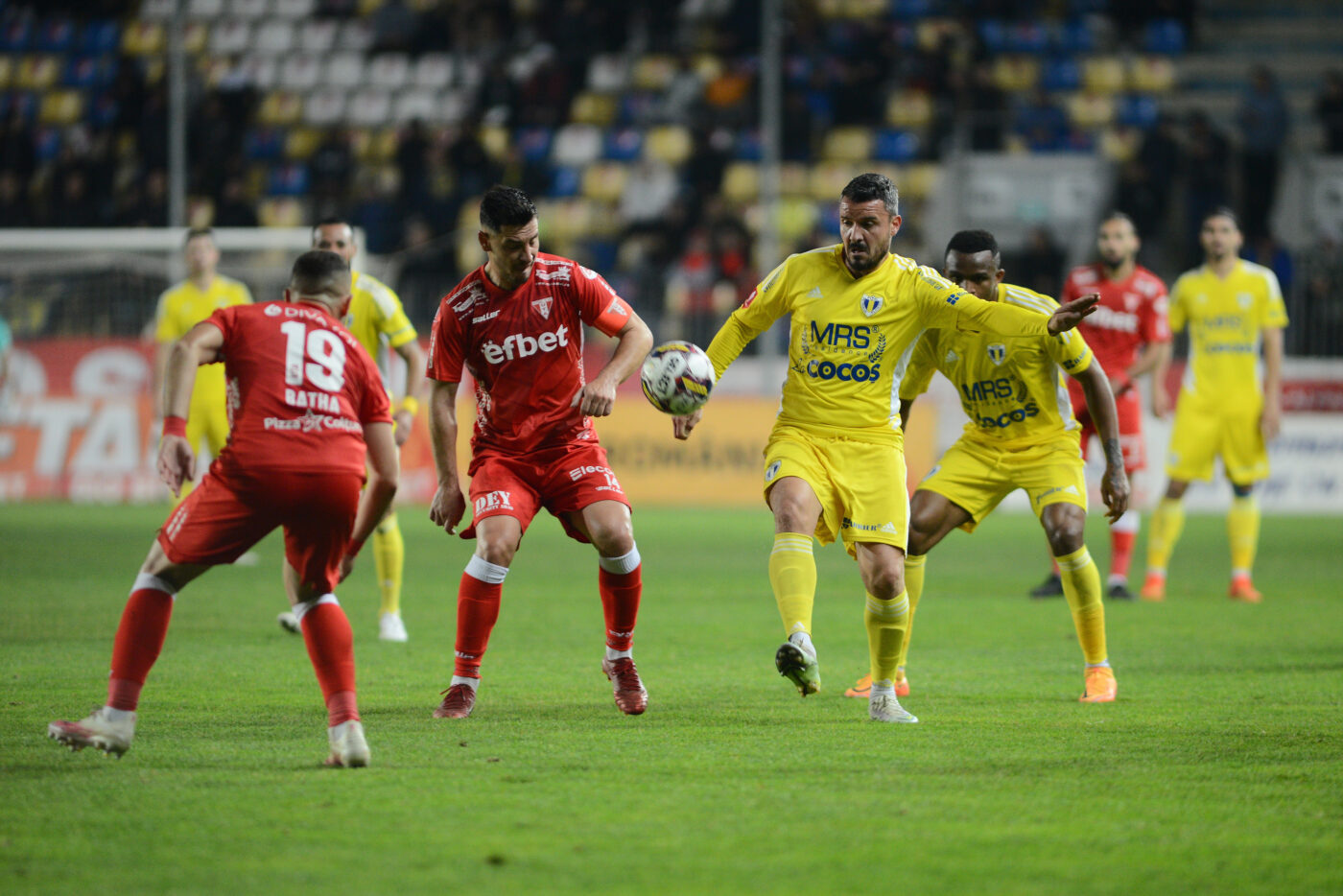 Dezastru la o formație de pe loc de play-off! Președintele, dezvăluiri cu ochii în lacrimi. „Fac împrumuturi în numele personal și iau pastile pentru a salva echipa!”