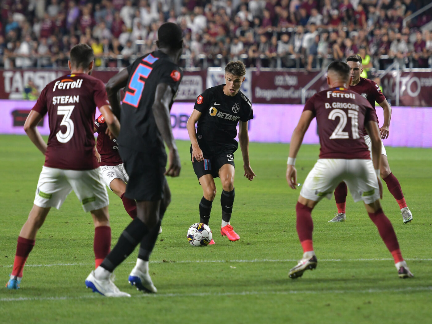 FCSB – Rapid, ora 21.00, Live Video Online în etapa 17 din Superliga. Dawa, exclus din lot pentru derby! Echipele de start