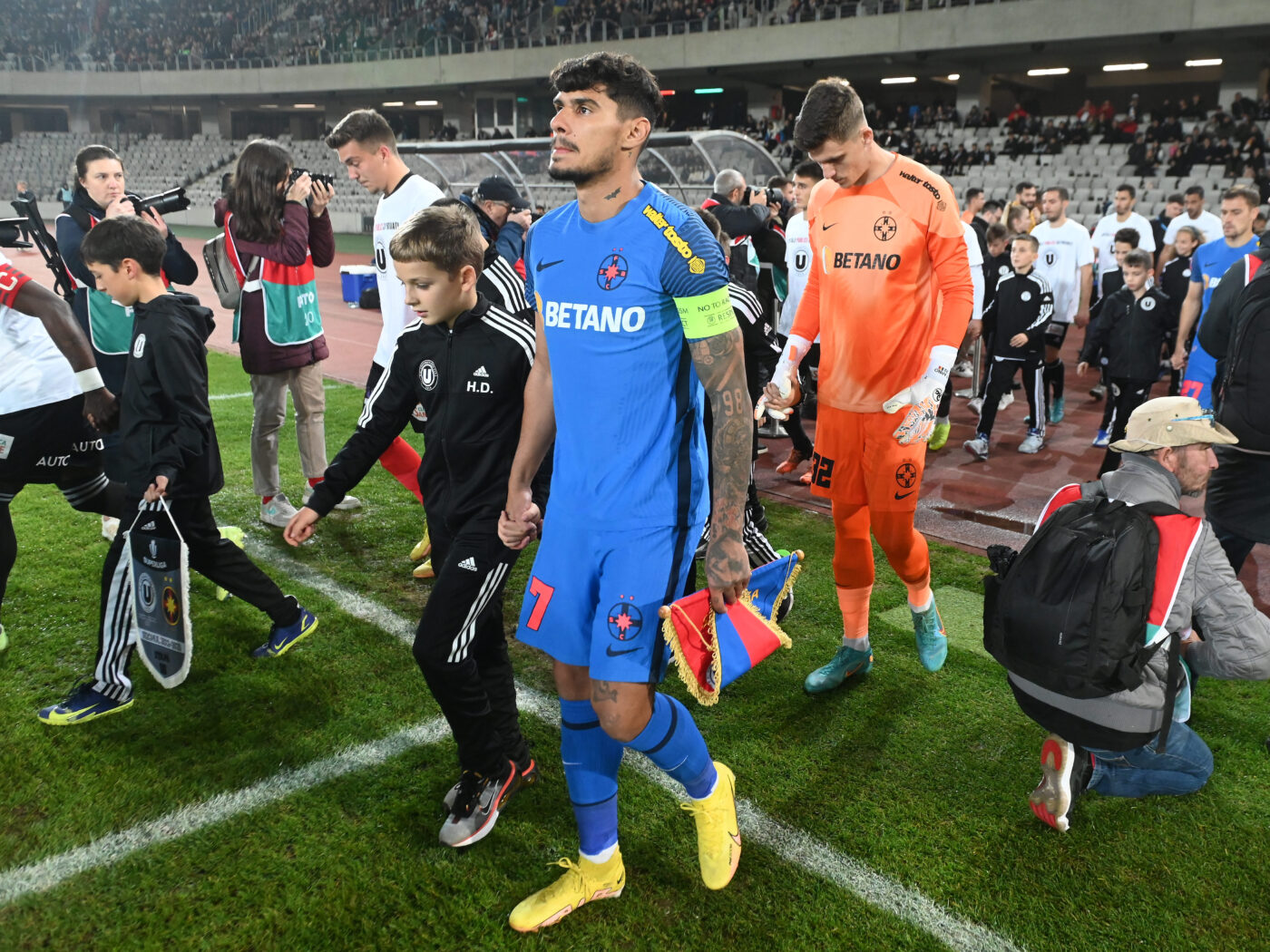 Florinel Coman a intrat în dizgrația oficialilor de la FCSB. „Parcă nu mai e fotbalist!” Ce discuție a avut Becali cu Meme Stoica înaintea meciului cu U Cluj