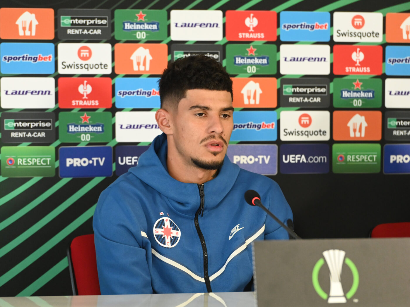 Florinel Coman i-a cerut lui Gigi Becali hârtie oficială pentru a pleca de la FCSB! Îl transferă CFR Cluj sau Rapid? „Cam bănuiesc eu ceva! Păi, eu îl dau la contracandidată?!”