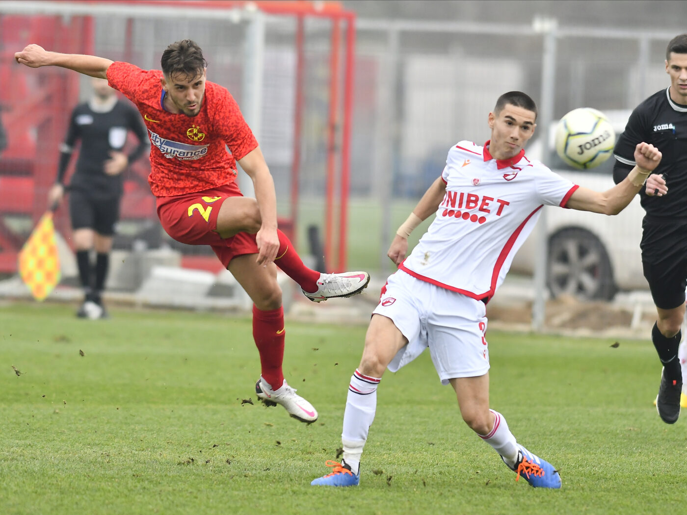 L-a acuzat pe Giovanni Becali că i-a blocat transferul la Fiorentina, iar acum este desființat. „Băiatul ăla s-a lăsat de fotbal? Dar s-a apucat vreodată? Nu-mi spune nimic numele lui!”