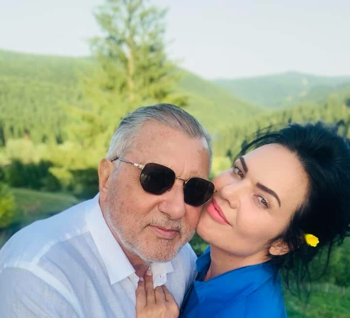 Aceasta este mașina pe care Ilie Năstase i-a făcut-o cadou soției sale. L-a costat o avere! FOTO