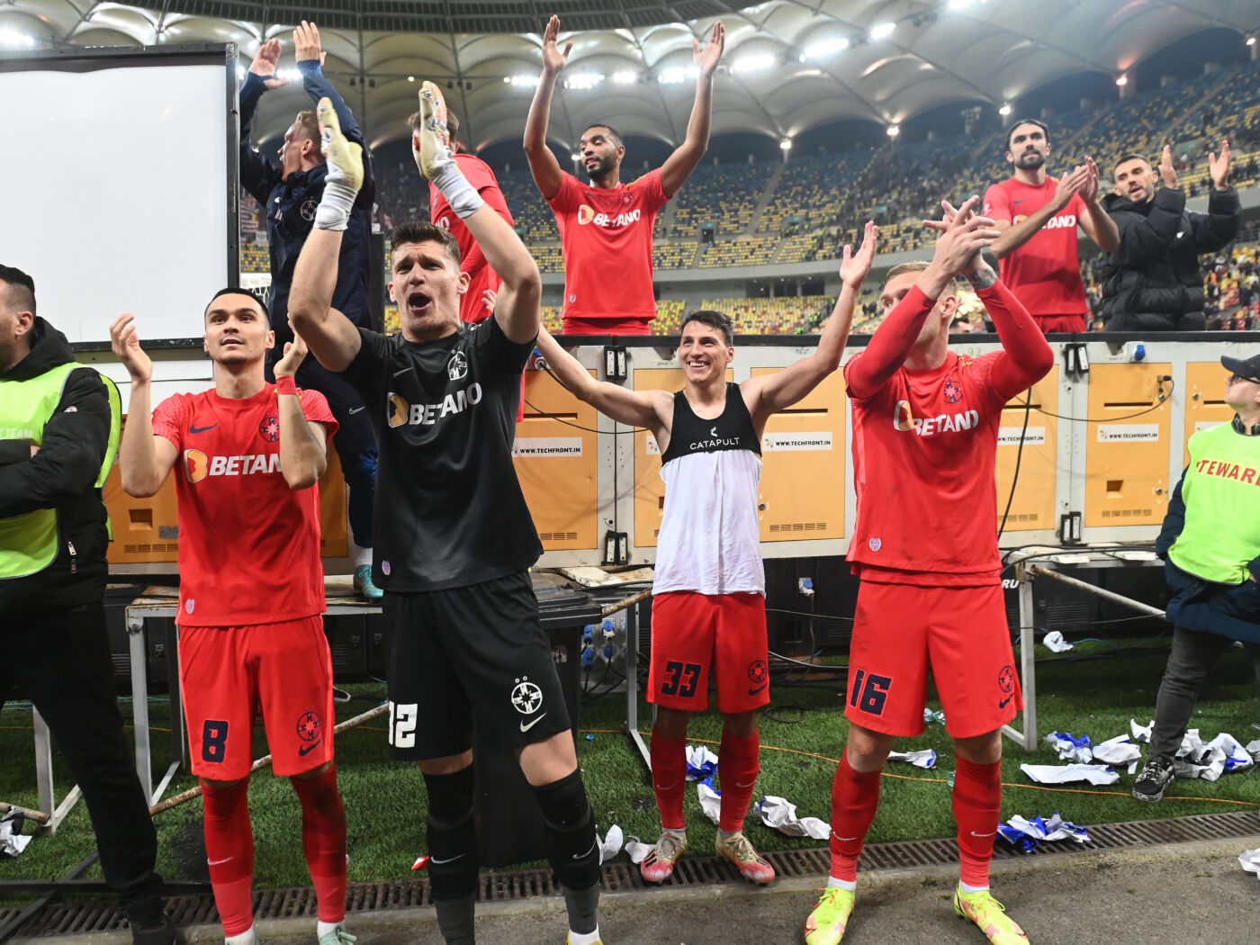 Fotbalistul de la FCSB, dezvăluiri în premieră despre antrenorul Mihai Pintilii: „Îmi spune foarte multe despre asta, mă ajută!”