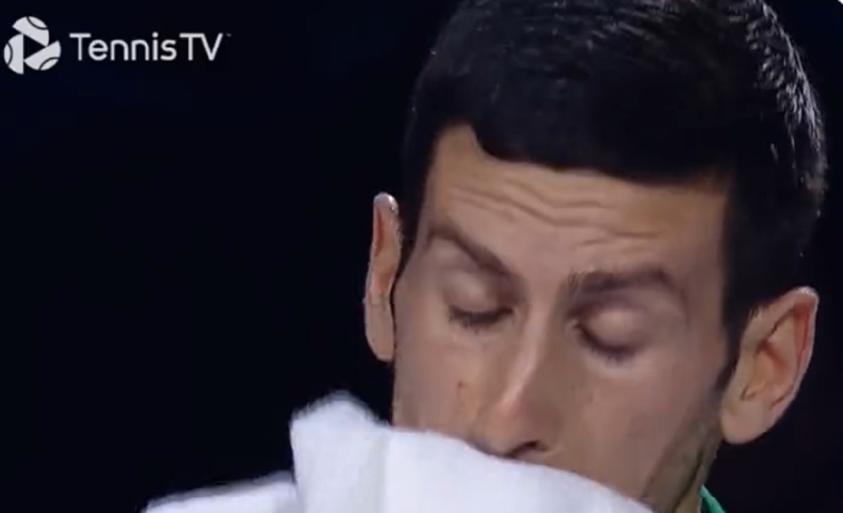 Panică în timpul finalei de la Turneul Campionilor! Novak Djokovic a început să tremure incontrolabil din nou! A pățit același lucru în urmă cu două zile | VIDEO