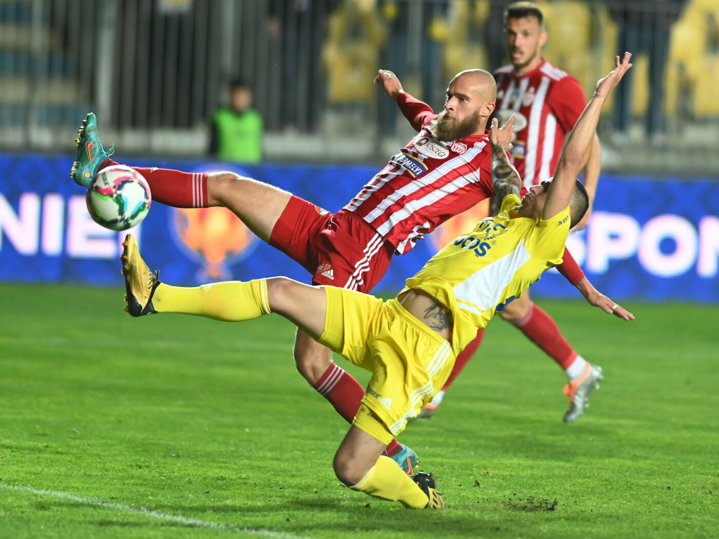 Decizia surprinzătoare luată de clubul aflat pe loc de play-off în Superliga! Cum s-a ajuns la asta și singura condiție în care va mai face vreun transfer | SPECIAL