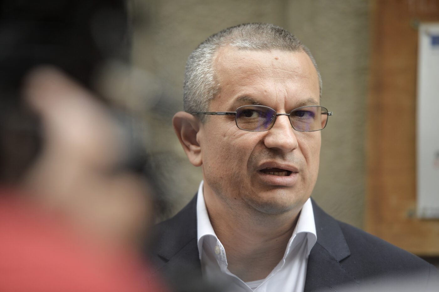 Președintele CNCD, reacție furibundă împotriva fanilor care au afișat bannerul „Kosovo e Serbia” la meciul României! Cere pedepse fără precedent: „Nu se mai poate”