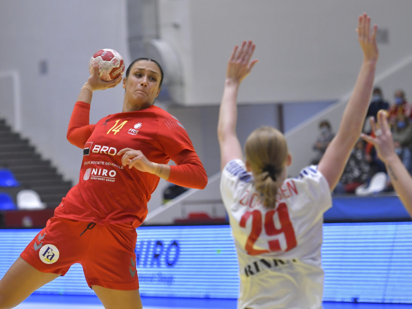 Bianca Bazaliu, în al nouălea cer după cel mai frumos gol de la Campionatul European! Jucătoarea României, asaltată cu mesaje: „Mă simt foarte onorată!” | VIDEO