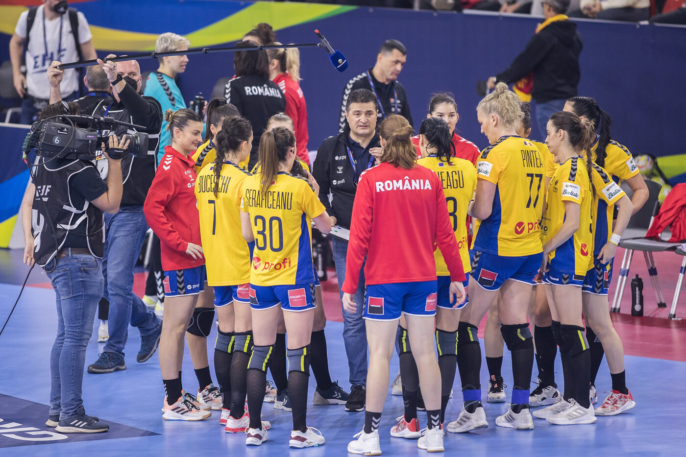 Public ostil pentru România în meciul cu Muntenegru, de la CE de handbal feminin! „Tricolorele”, fluierate în permanență de spectatori