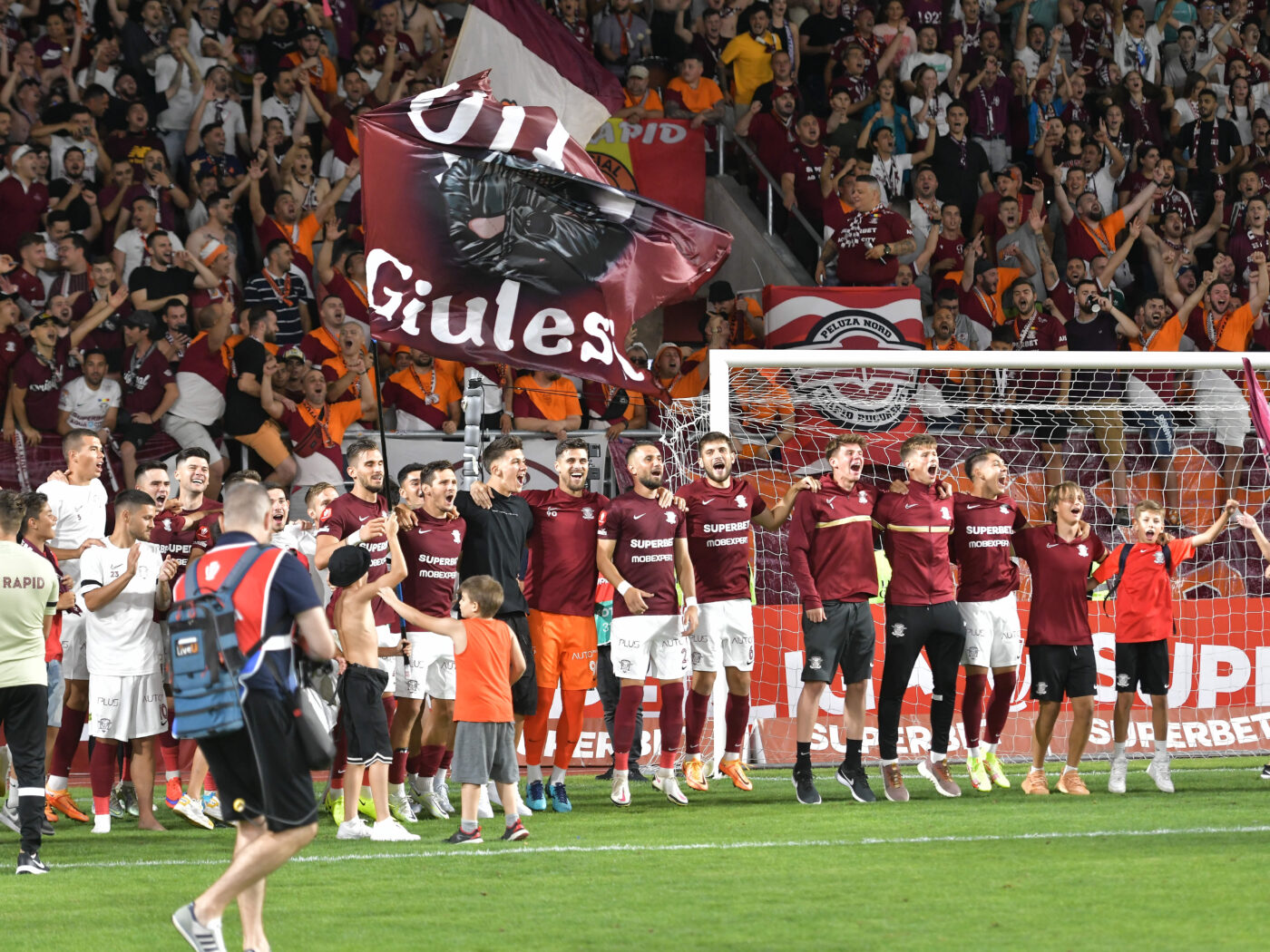 Rapidiștii se așteaptă la o atmosferă incendiară la derby-ul cu FCSB. „Se va umple stadionul!” Câți spectatori sunt așteptați pe Arena Națională