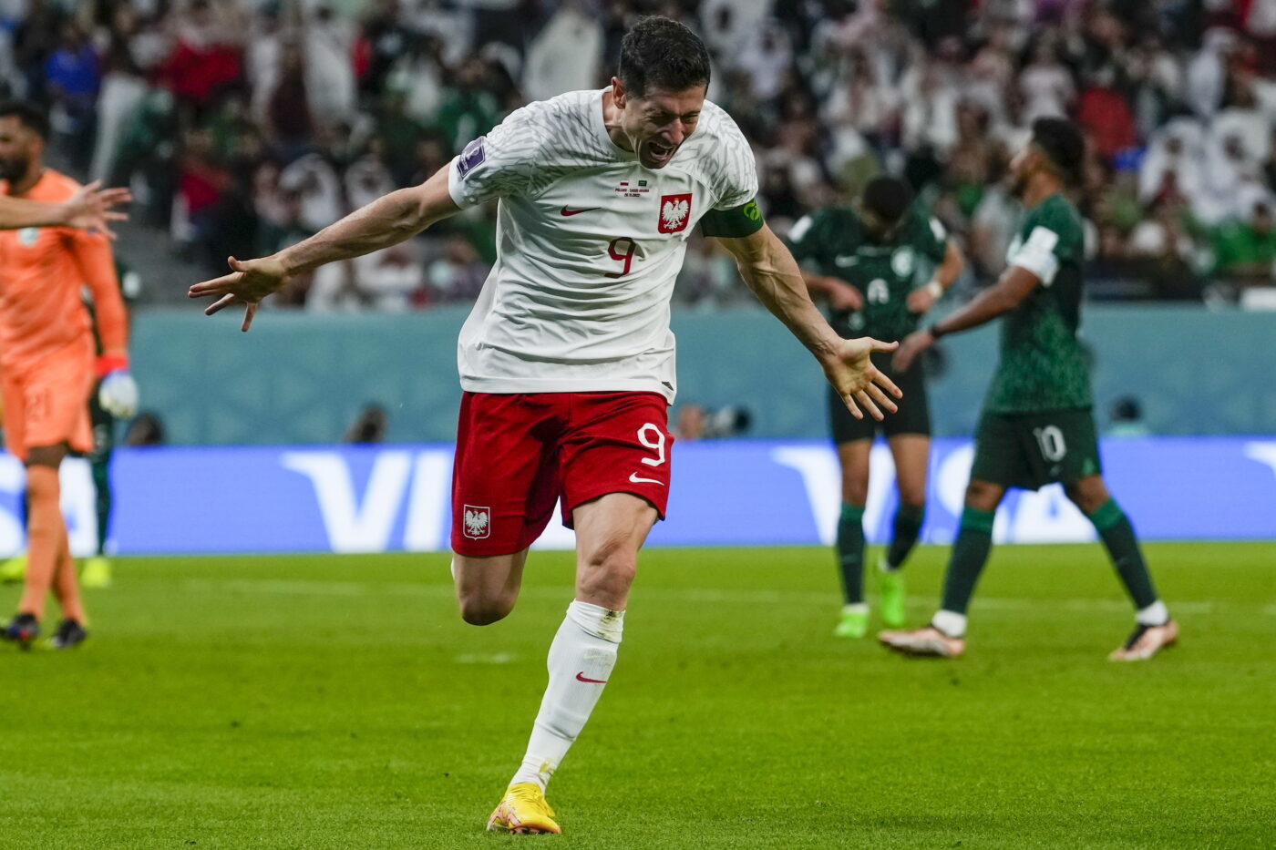 Robert Lewandowski continuă să facă istorie! Polonezul l-a egalat pe legendarul Pele în topul celor mai buni marcatori internaționali! Cum arată clasamentul
