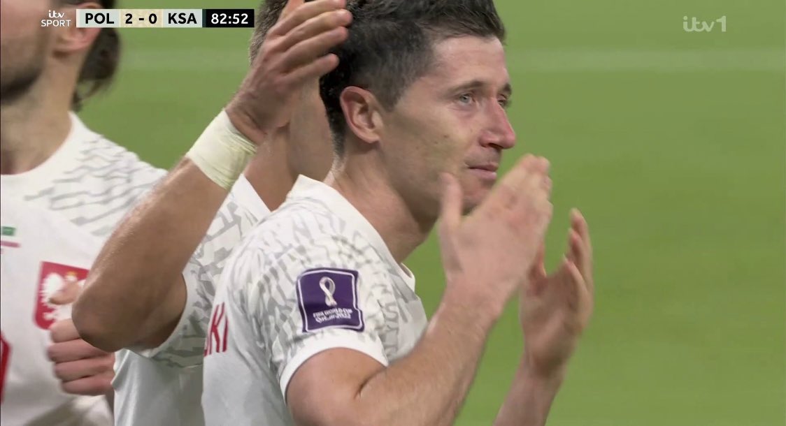 Robert Lewandowski a dezvăluit omul care i-a fost alături în cel mai greu moment al carierei: „M-am dus la el în cameră, la miezul nopții. Simțeam că vorbesc cu tatăl meu”
