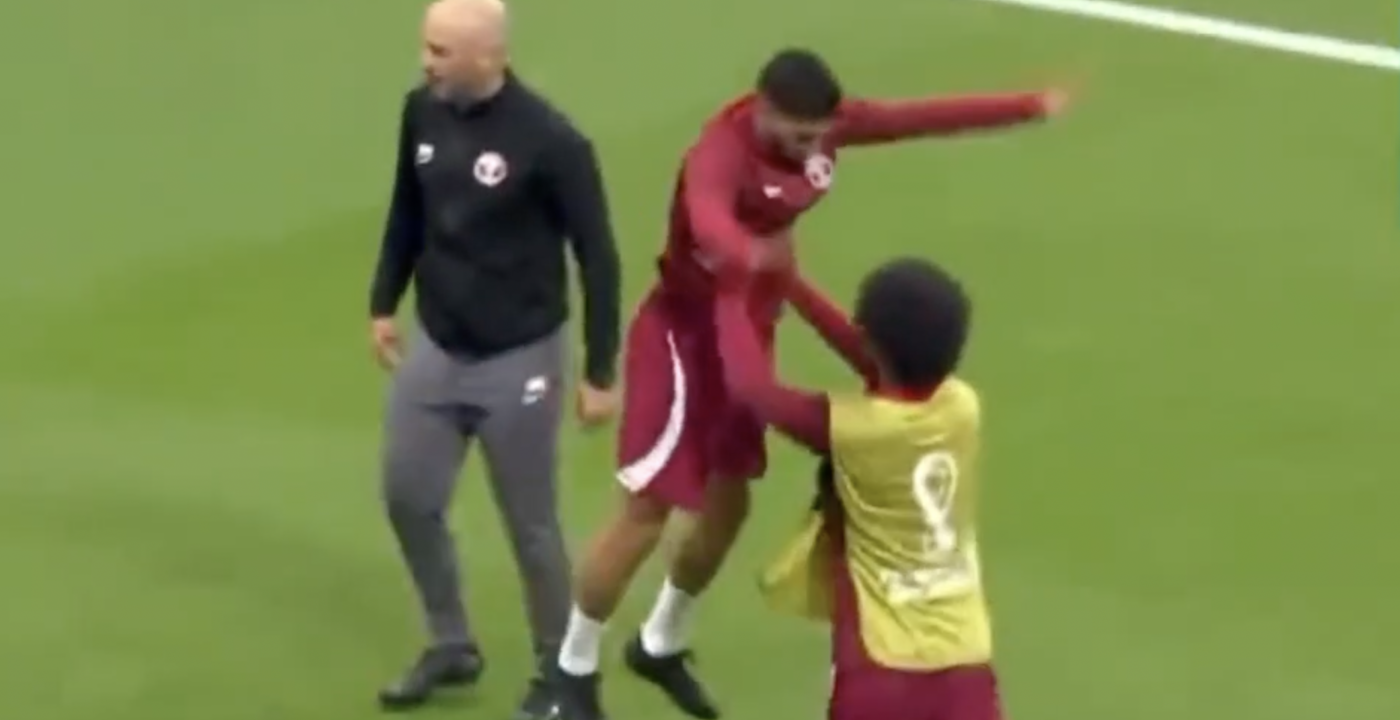 Milioane de telespectatori au rămas cu gura căscată: antrenamentul de încălzire al celor din Qatar pe care nu l-a înțeles nimeni! | VIDEO
