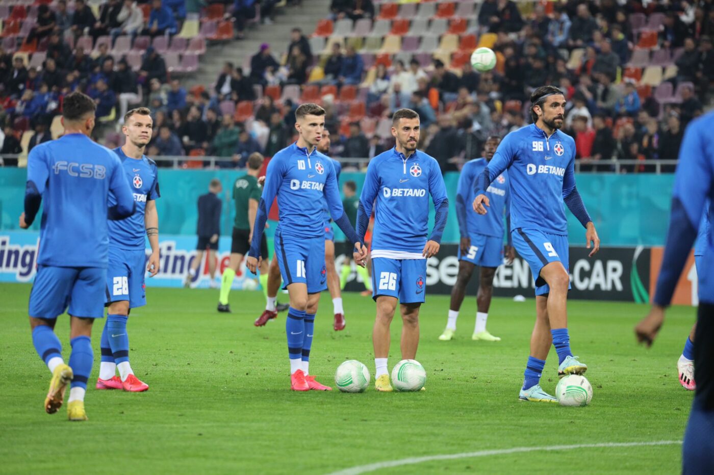 FCSB, cea mai slabă defensivă din grupele Conference League și Europa League! Golaverajul rușinos înregistrat de roș-albaștri în grupe