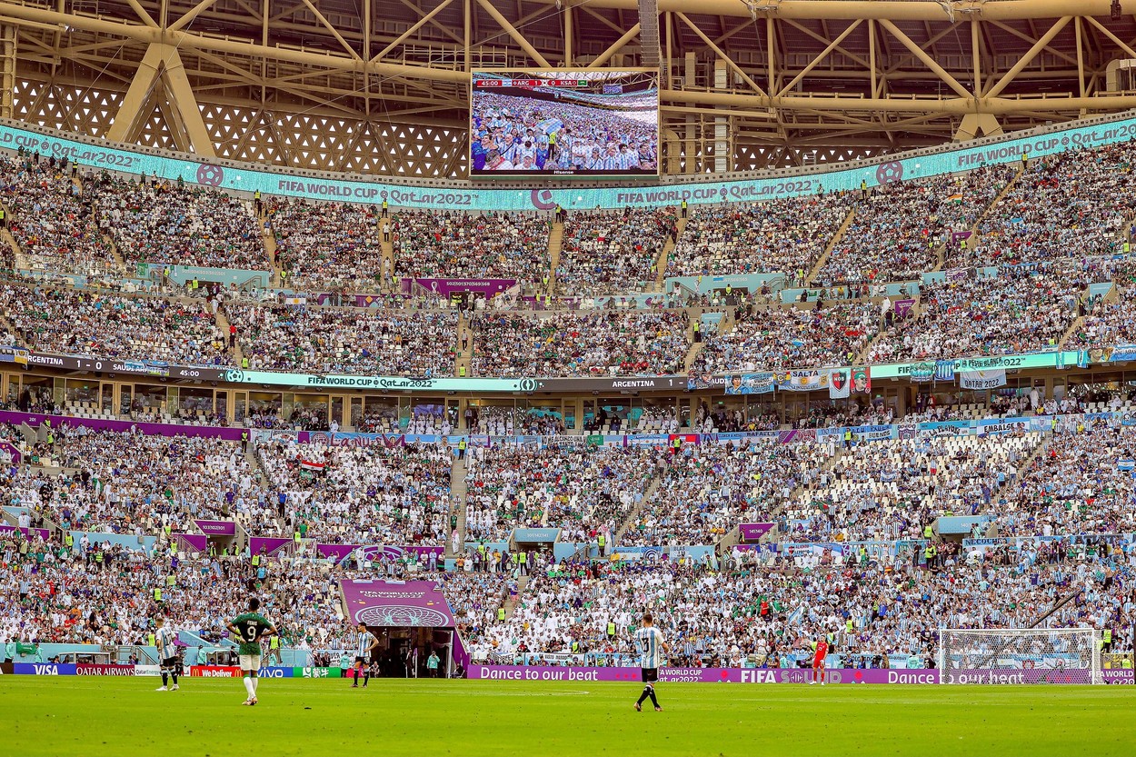 Organizatorii Campionatului Mondial din Qatar nu se dezmint și șochează din nou: cifra oficială a spectatorilor, „umflată” din nou la meciul dintre Argentina și Arabia Saudită, de pe Lusail Stadium!