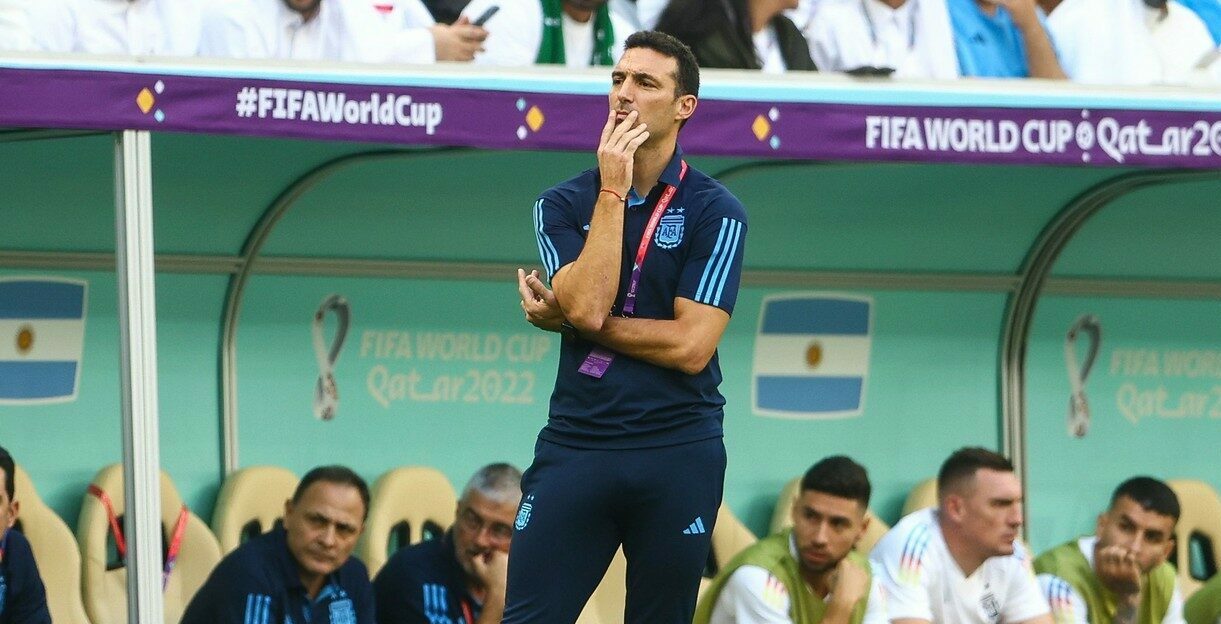 Prima reacție a selecționerului Lionel Scaloni după ce Argentina a pierdut pentru prima oară după 36 de meciuri! Cum explică dezastrul cu Arabia Saudită, care aruncă naționala lui Leo Messi într-un infern pentru calificare: „Astăzi este o zi tristă! Trebuie să lucrăm la asta”