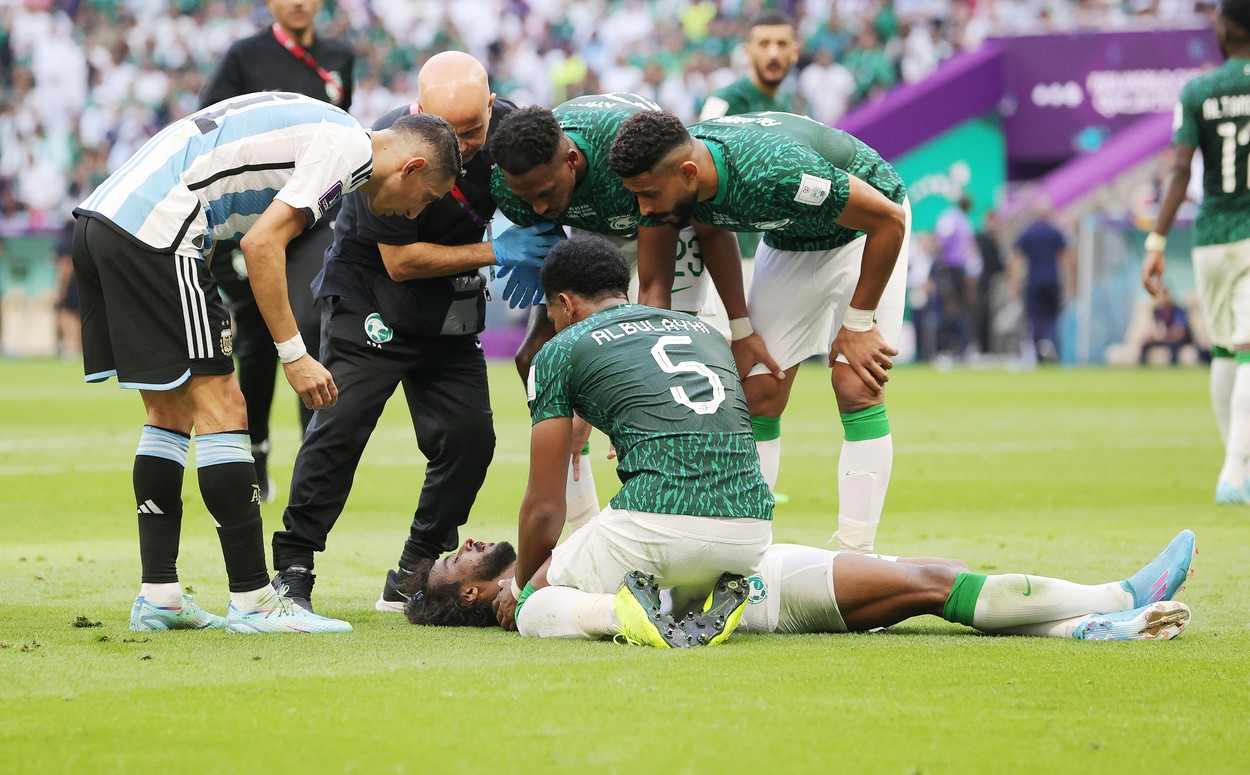 Imagini șocante după Argentina – Arabia Saudită: fractură facială pentru jucătorul de la Campionatul Mondial din Qatar care a fost operat de urgență