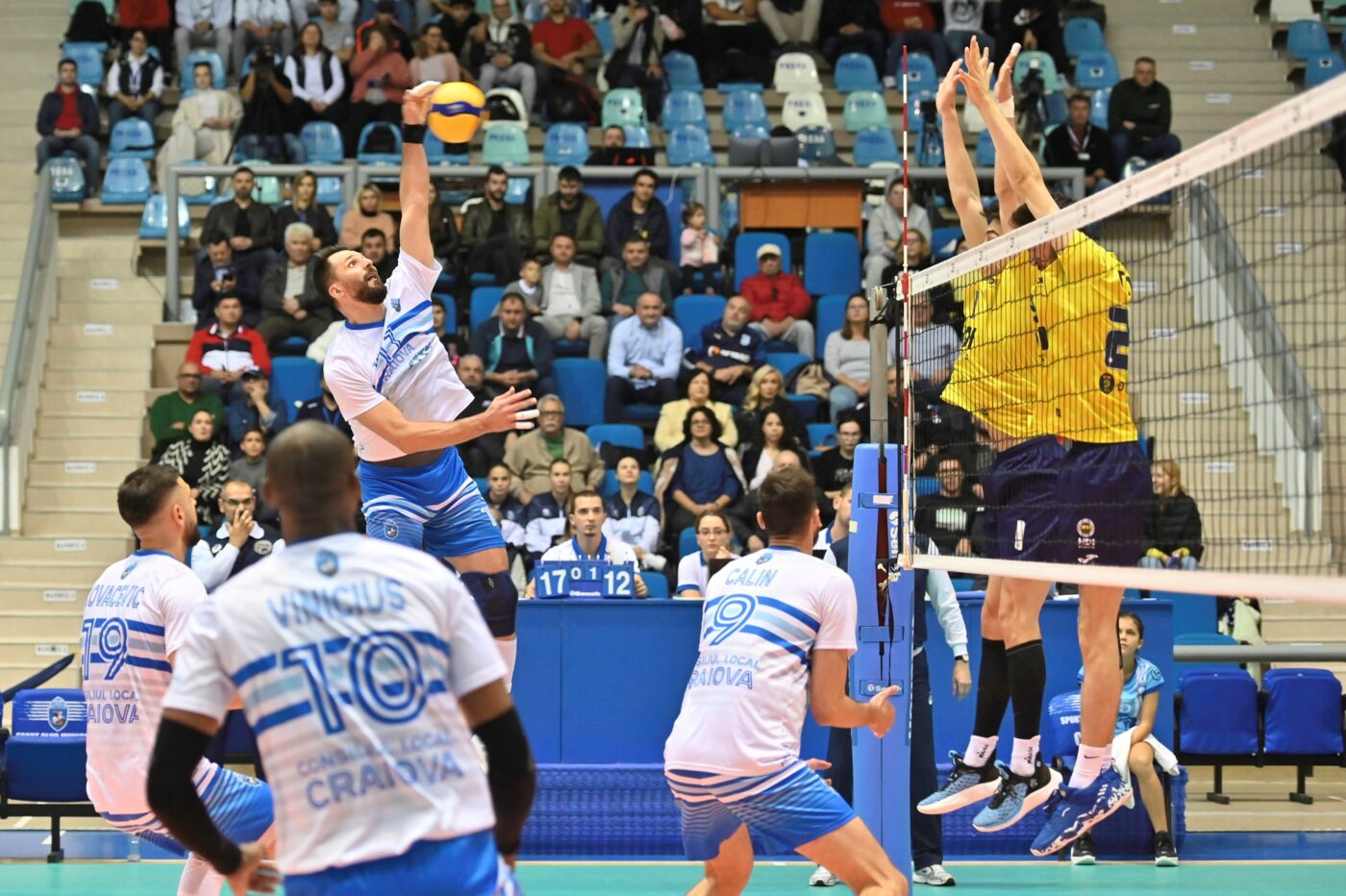 Voleibaliştii de la SCM Universitatea Craiova, succes de prestigiu în CEV Cup, contra lui Fenerbahce! Echipele româneşti au câştigat pe linie în Europa