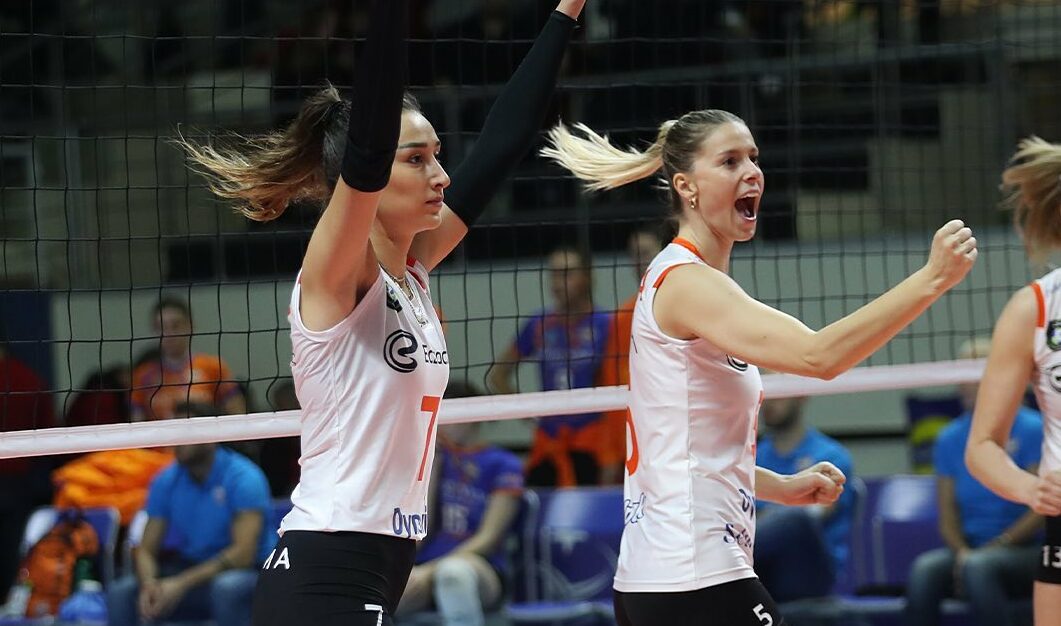 Reprezentantele României în Liga Campionilor au debutat cu înfrângeri. Meciul campioanei, singurul în cinci seturi. CSM Târgoviște, 0-3 la Istanbul